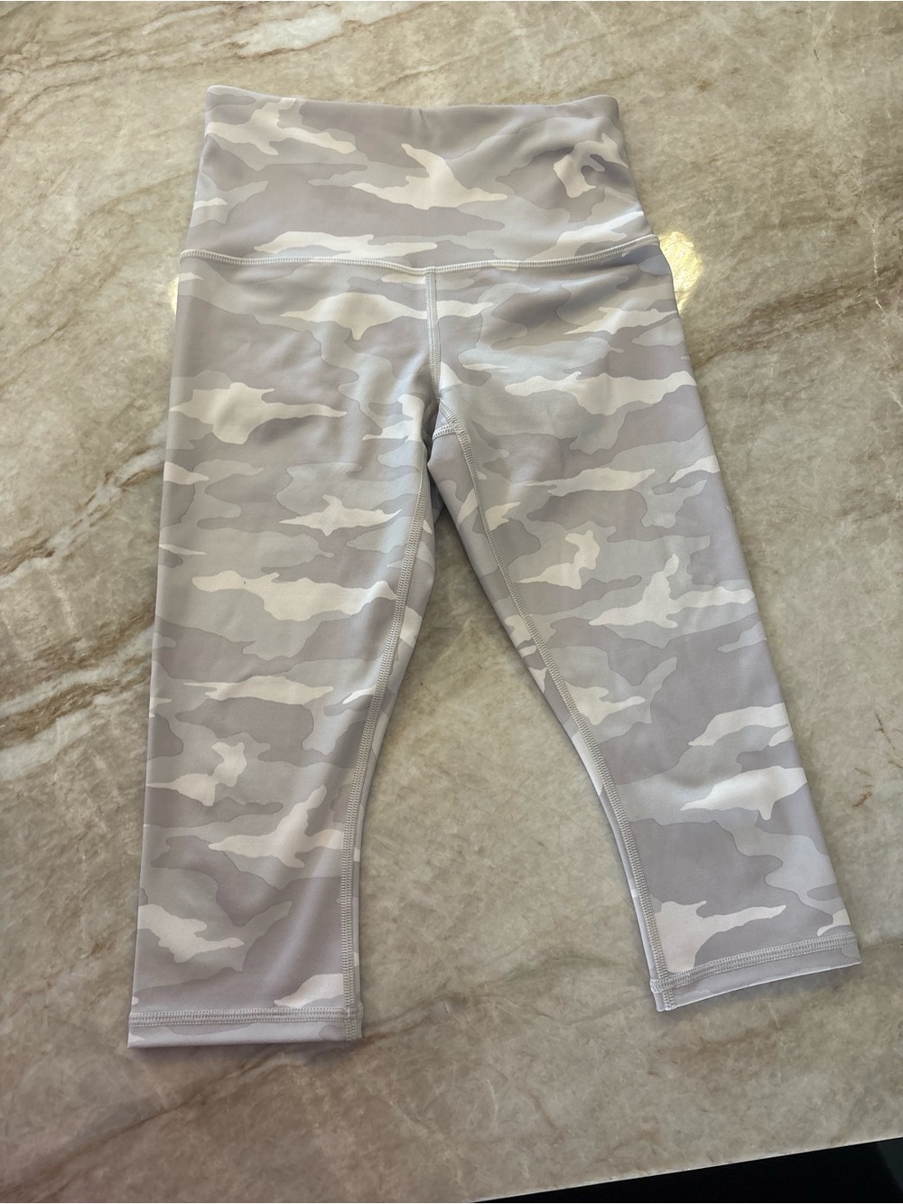 Athleta Camo Capri Leggings - Light Gray & White